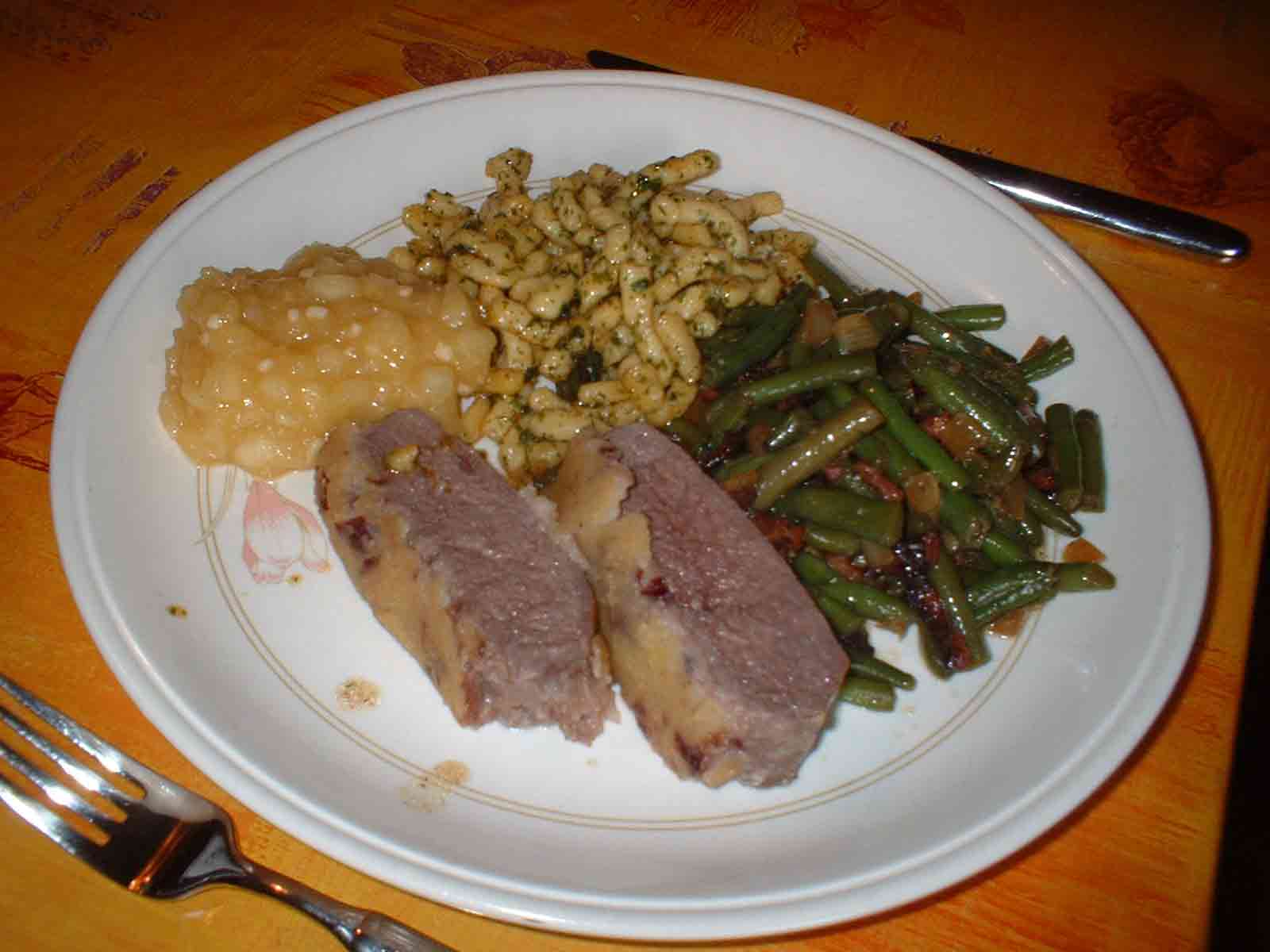 Hirschrückenfilet mit Birnen